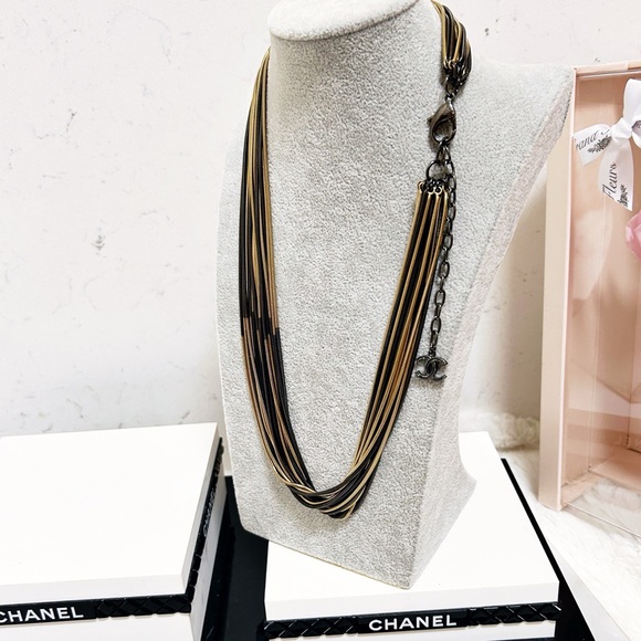 Authentic Chanel Ultra RARE Runway “Liquid Gold” Multi Snake Chain Necklace - Picture 8 of 11